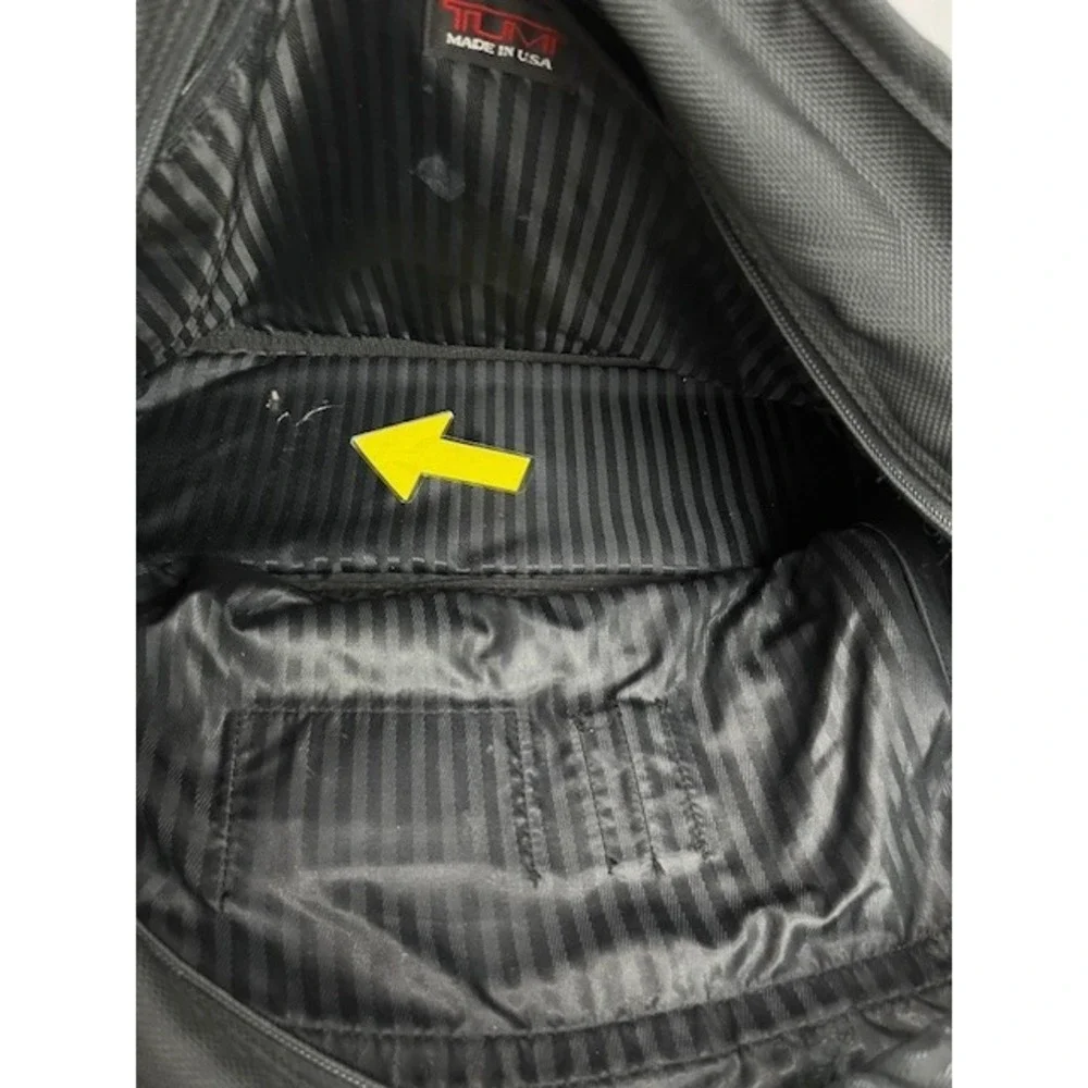TUMI laptop Briefcase Style 223D3 Nylon Black Travel Career Business‎